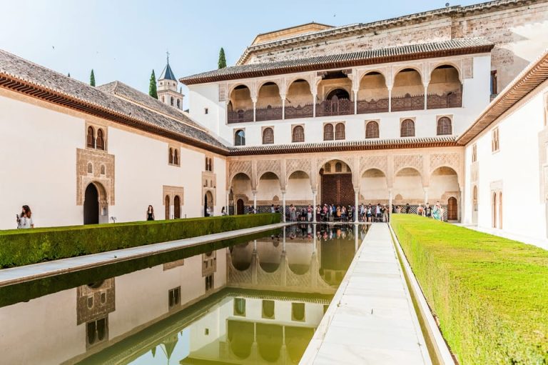 Visita a Alhambra y Palacios Nazaries 17 768x511